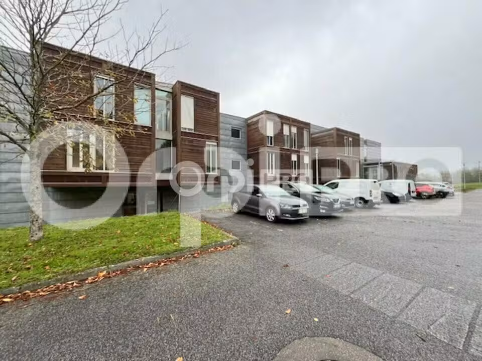 Bureau de 4000m² à vendre prox A20 à Panazol