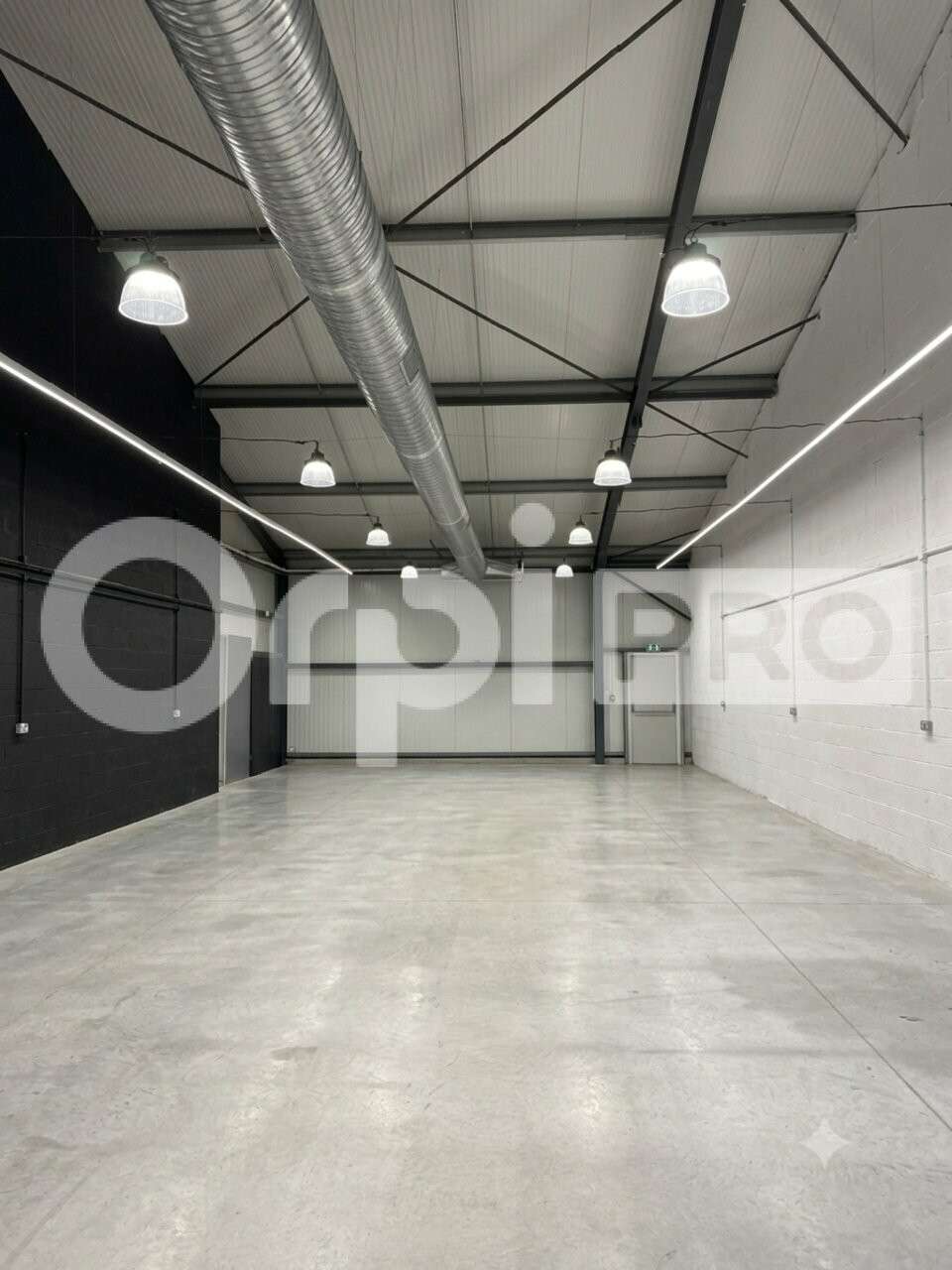 Local d'activité 208m² à vendre ZA La Rochelle