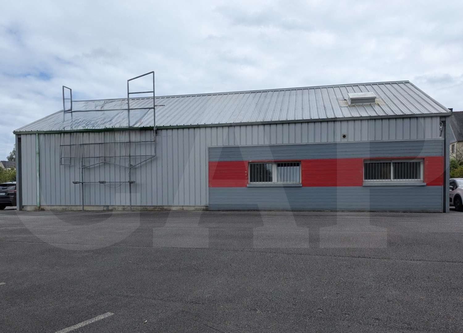 A louer bâtiment d'activités 180m² à Loudéac
