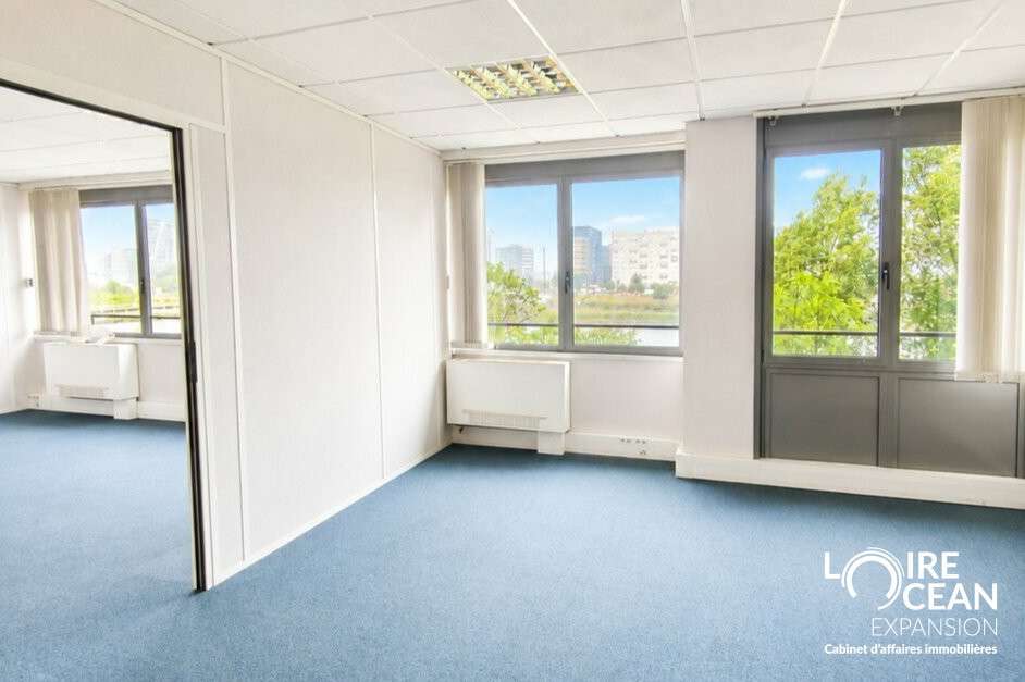 Vente bureaux lumineux 6912m² vue Loire