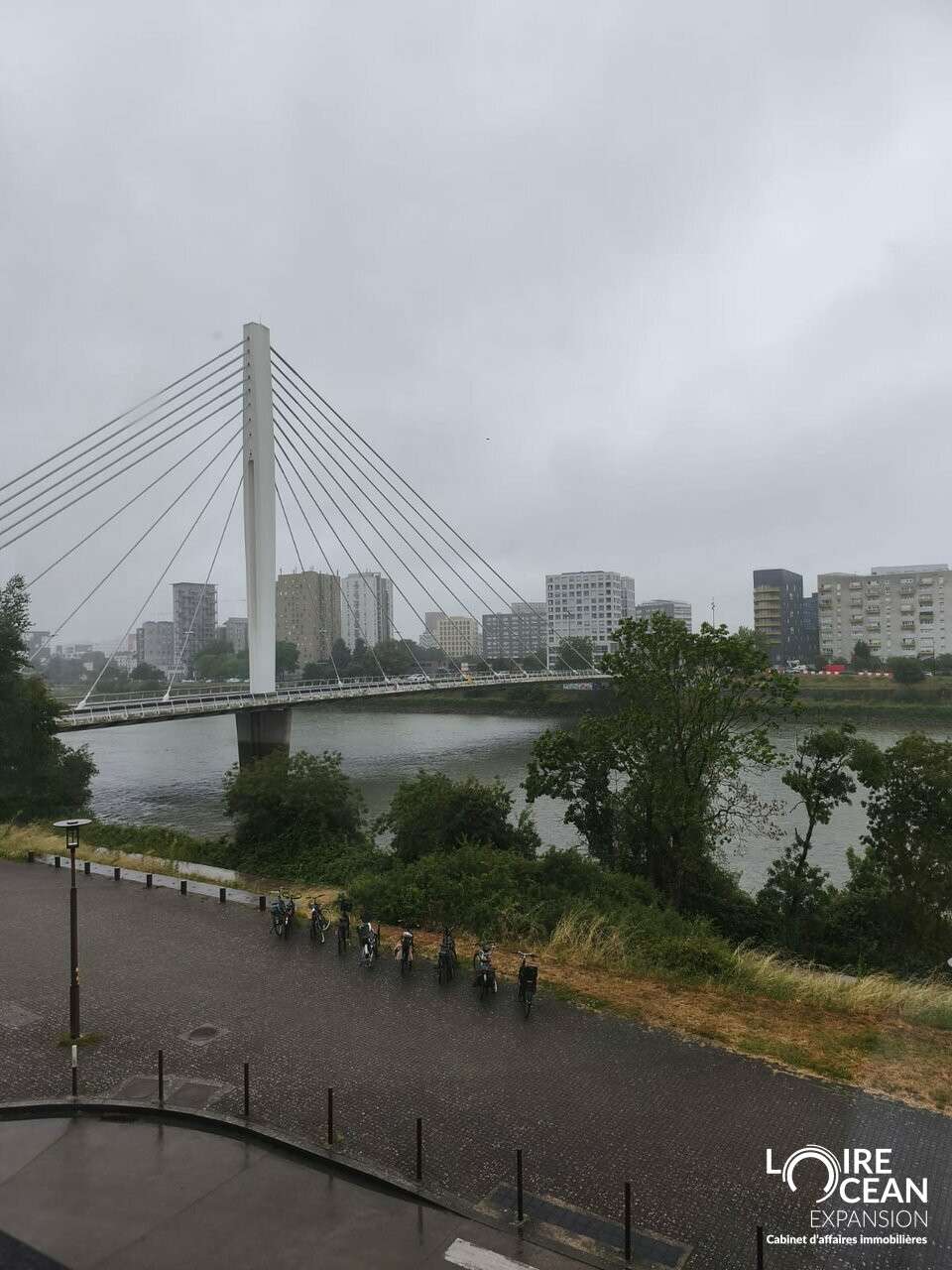 A louer bureaux lumineux 612m² vue Loire à Nantes