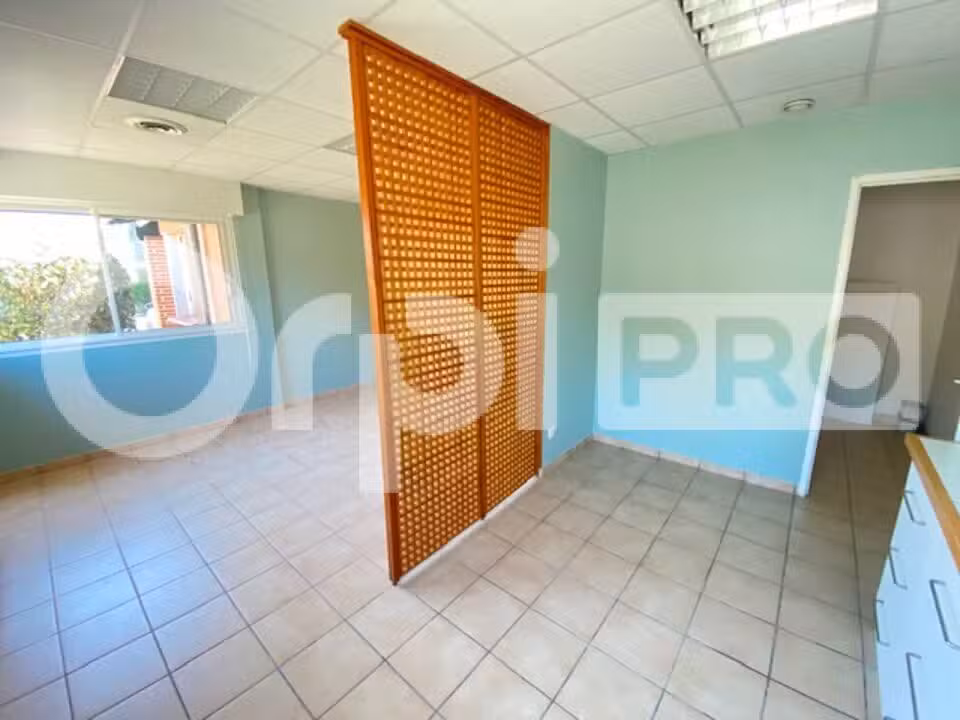 A louer local professionnel 30m² centre Montech