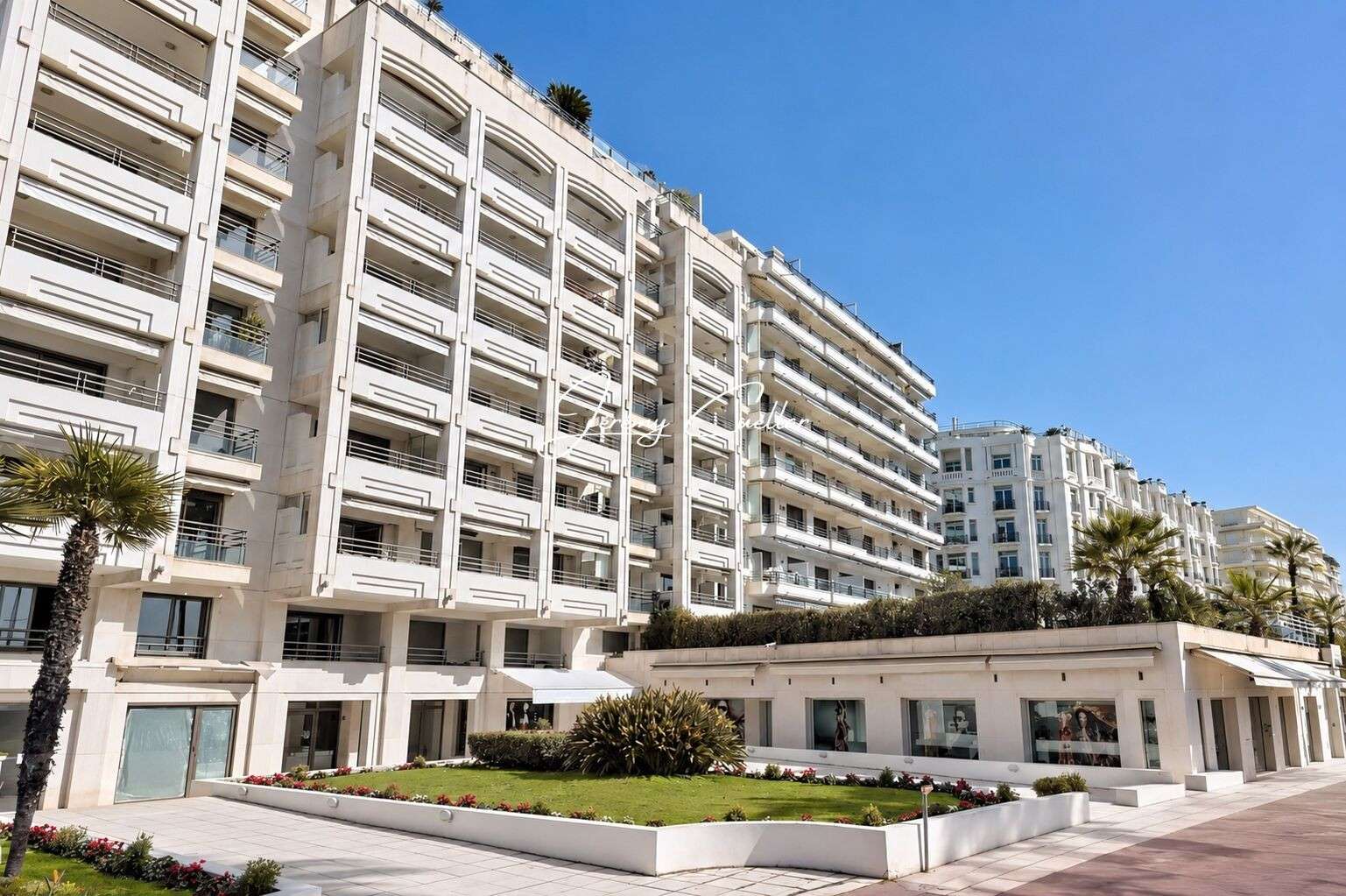Cession droit au bail local 265m² Cannes Croisette