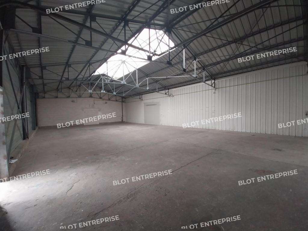 A louer local d'activités 240m² à Locminé