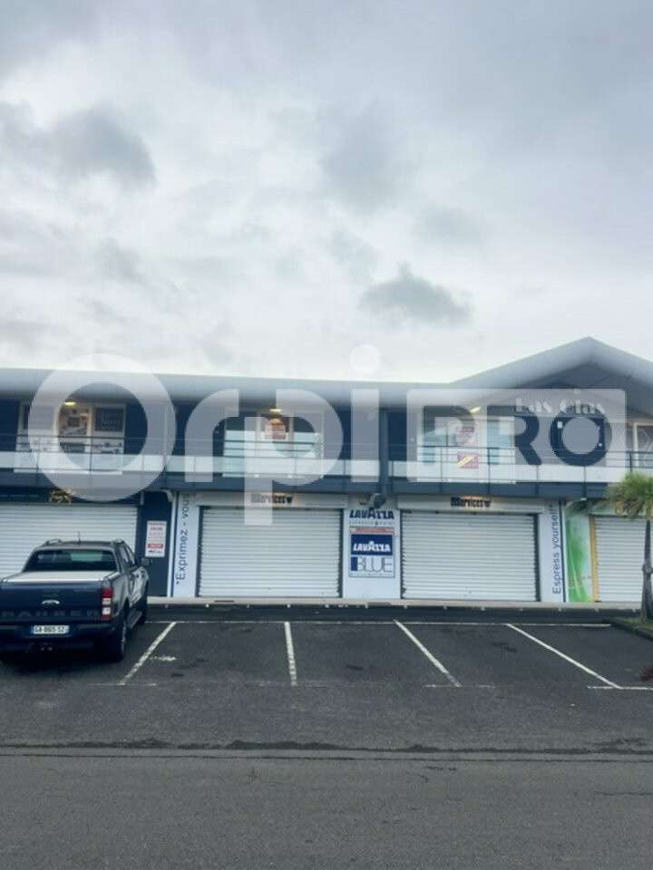 A louer local 67m² en R+1 à Jarry