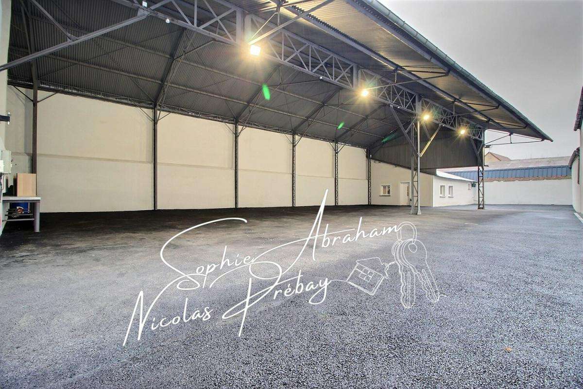 Vente local d'activité 591m² Sud Angerville RN20