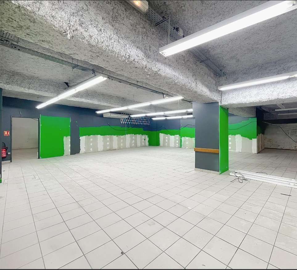 MURS COMMERCIAUX 580m² MONTELIMAR
