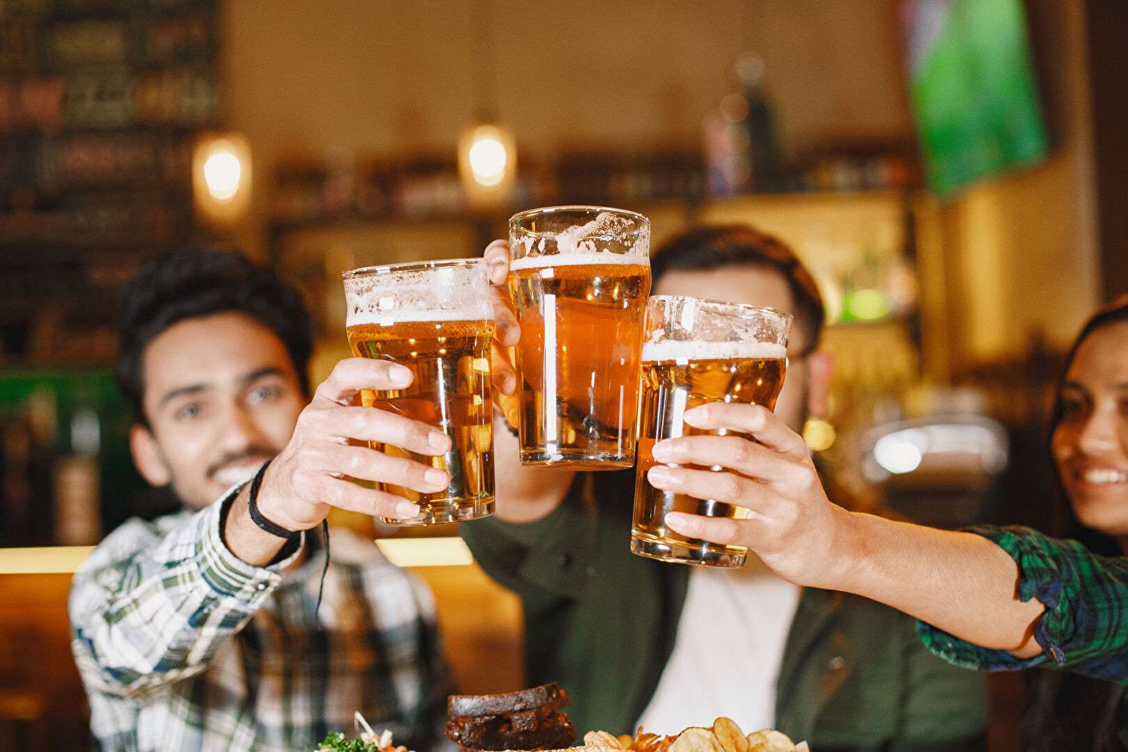Cède bail bar clientèle locale à Laval (53)