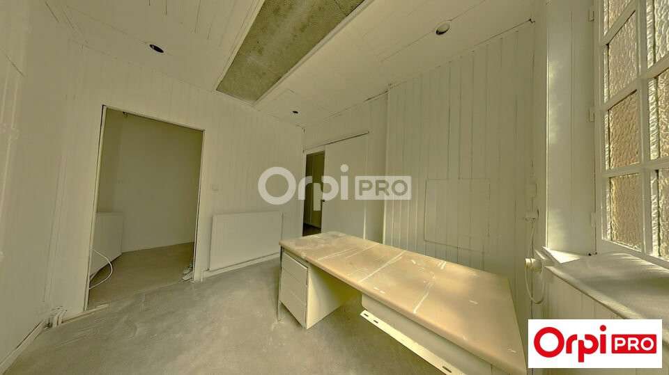 A louer local professionnel 100m² à Lille (59000)