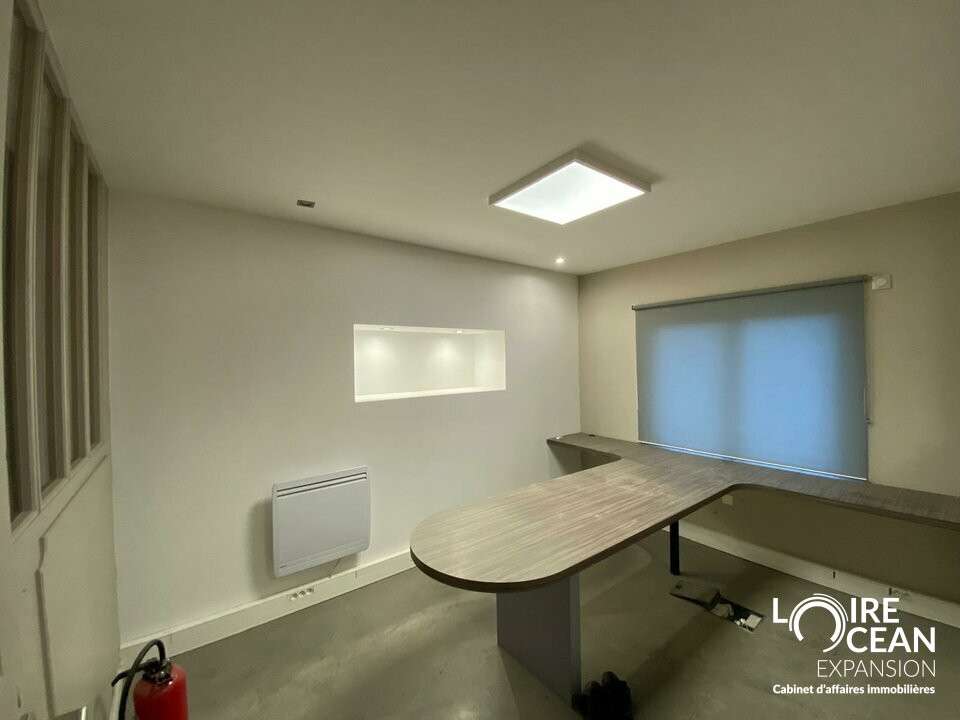 A louer local activité bureaux 365m² Sud Nantes
