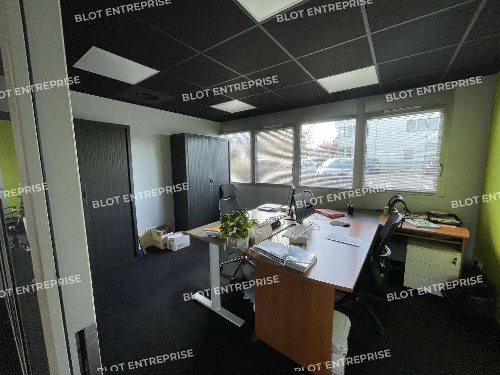 Bureaux 157m² à vendre à Saint-Grégoire