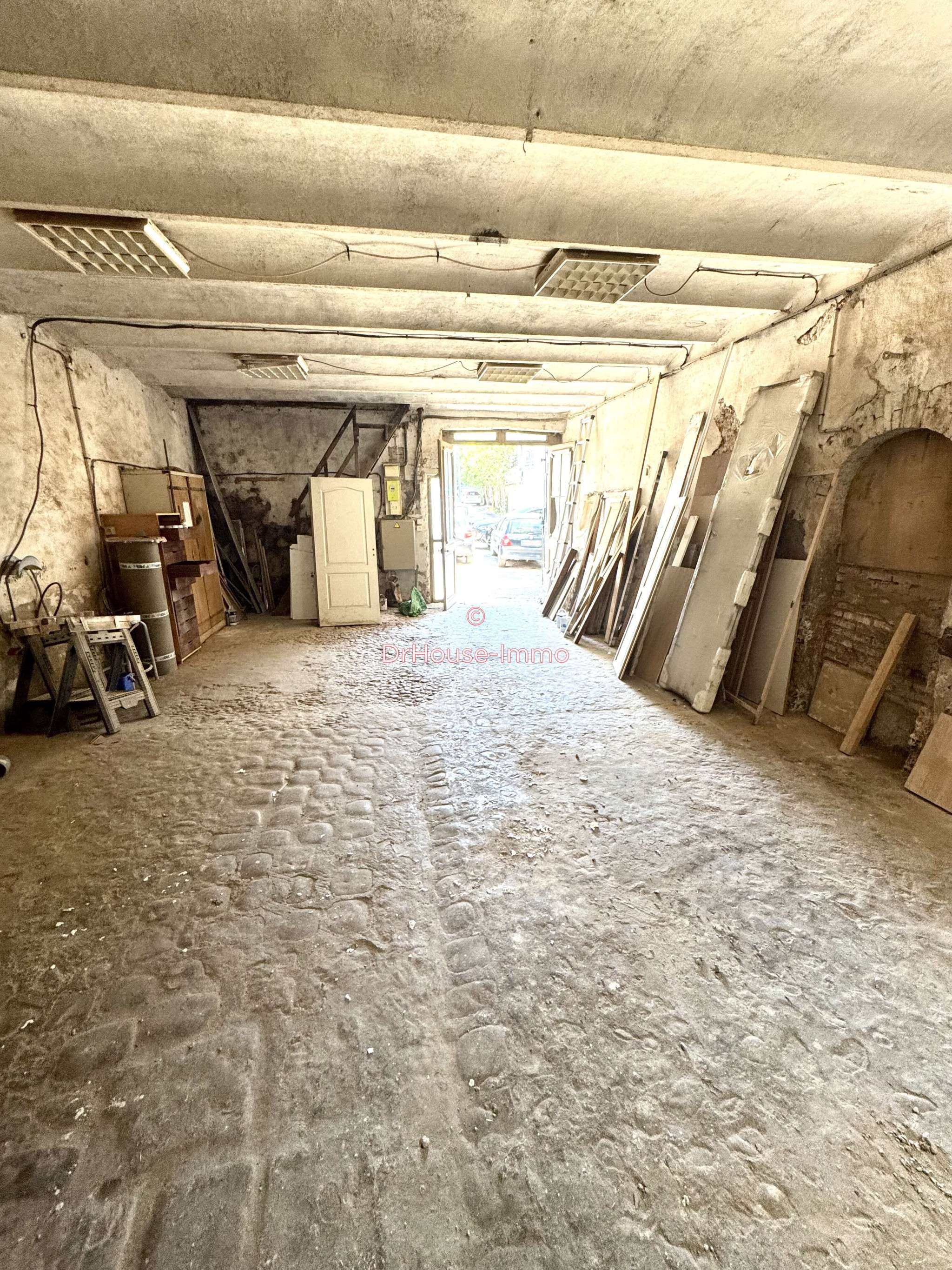 Vente murs de 145m² à Marseille secteur la Pomme