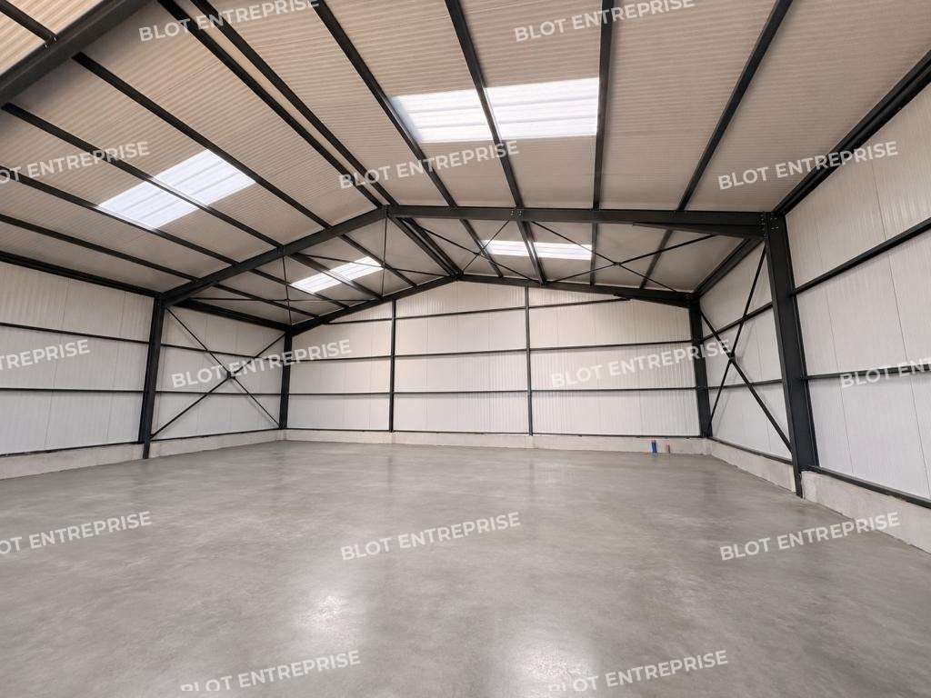 A louer bâtiment indépendant neuf 213m² à La Motte