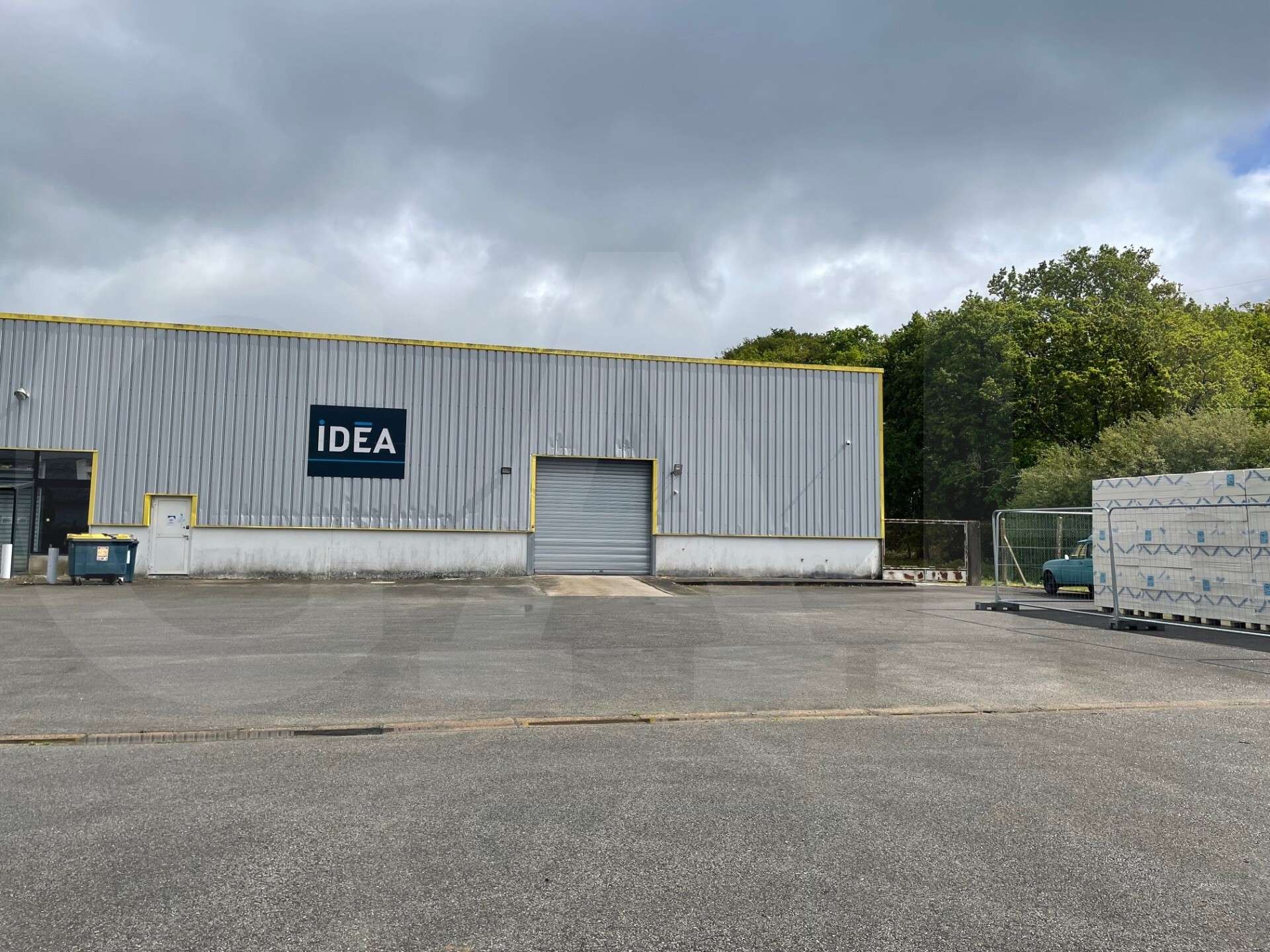 A louer entrepôt bureau de 800m² à Lanester