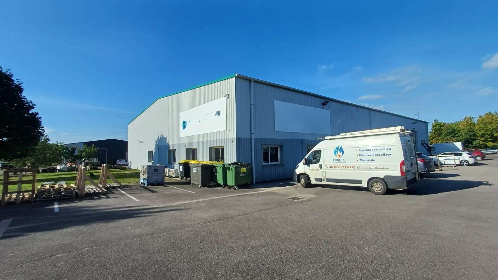 Ensemble immobilier d'activités 1000m² sur Alençon