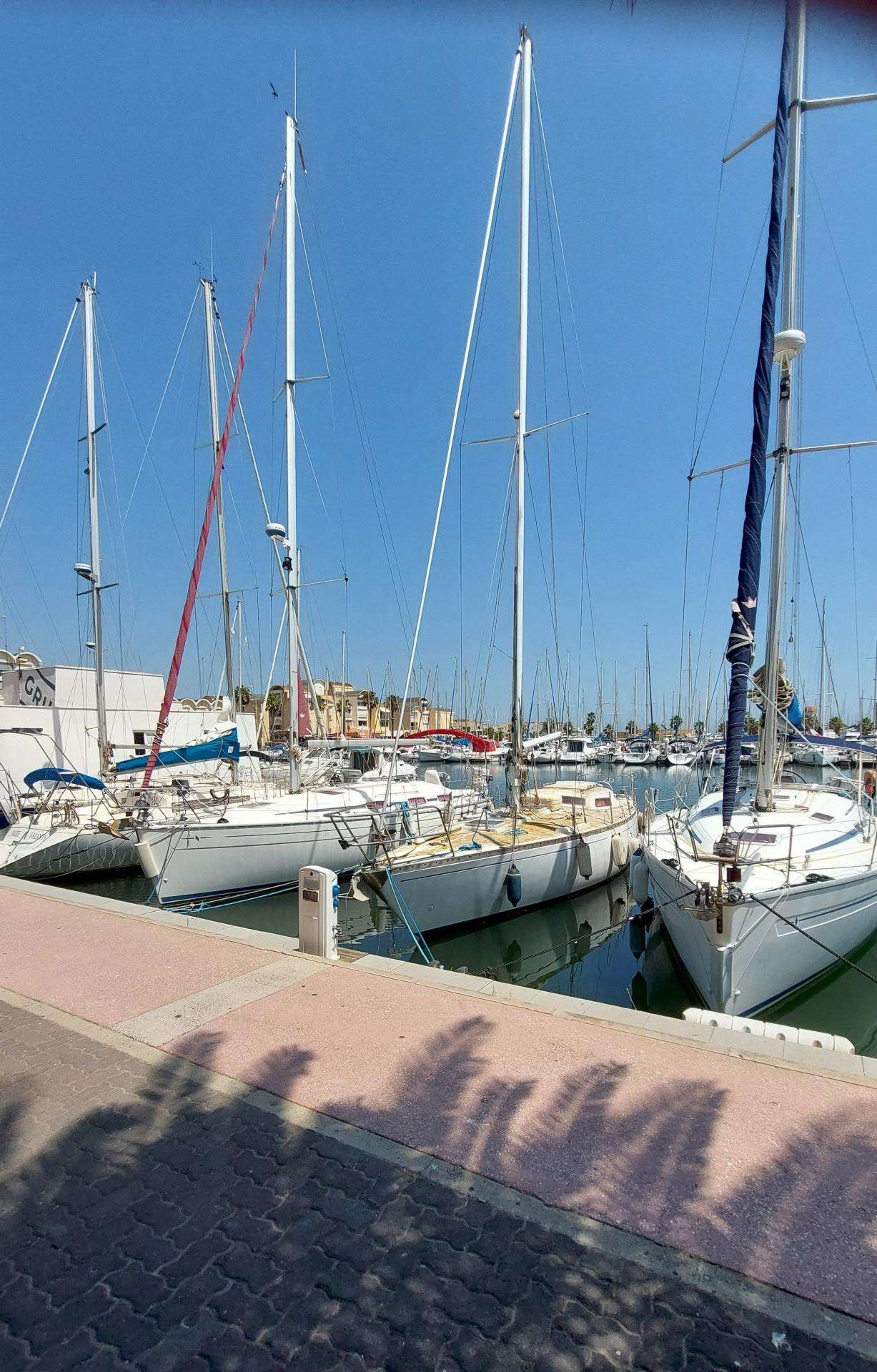 Cède FDC prêt à porter bijoux 40m² à Gruissan Port