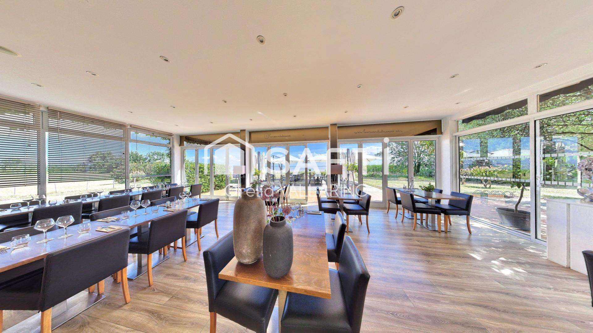 AV restaurant vue exceptionnelle sur l'estuaire 33