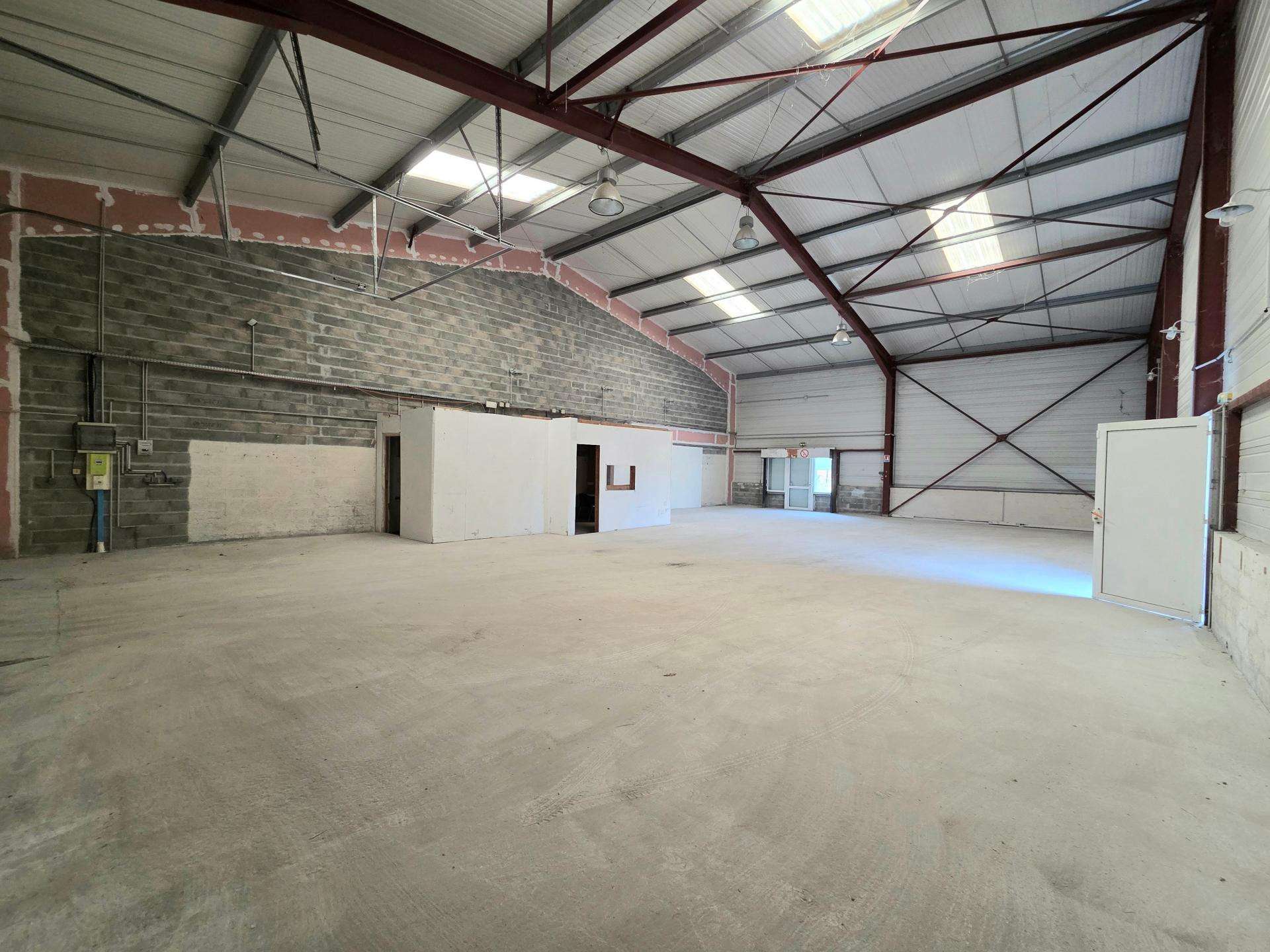 Vente local commercial de 620m² à Saint-Mariens