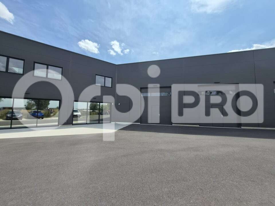 Loue local d'activité 113m² Saint-Brice-Courcelles