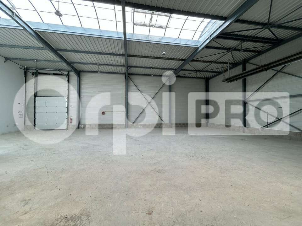 Local d'activité de 524m² à louer en ZI d'Allonne