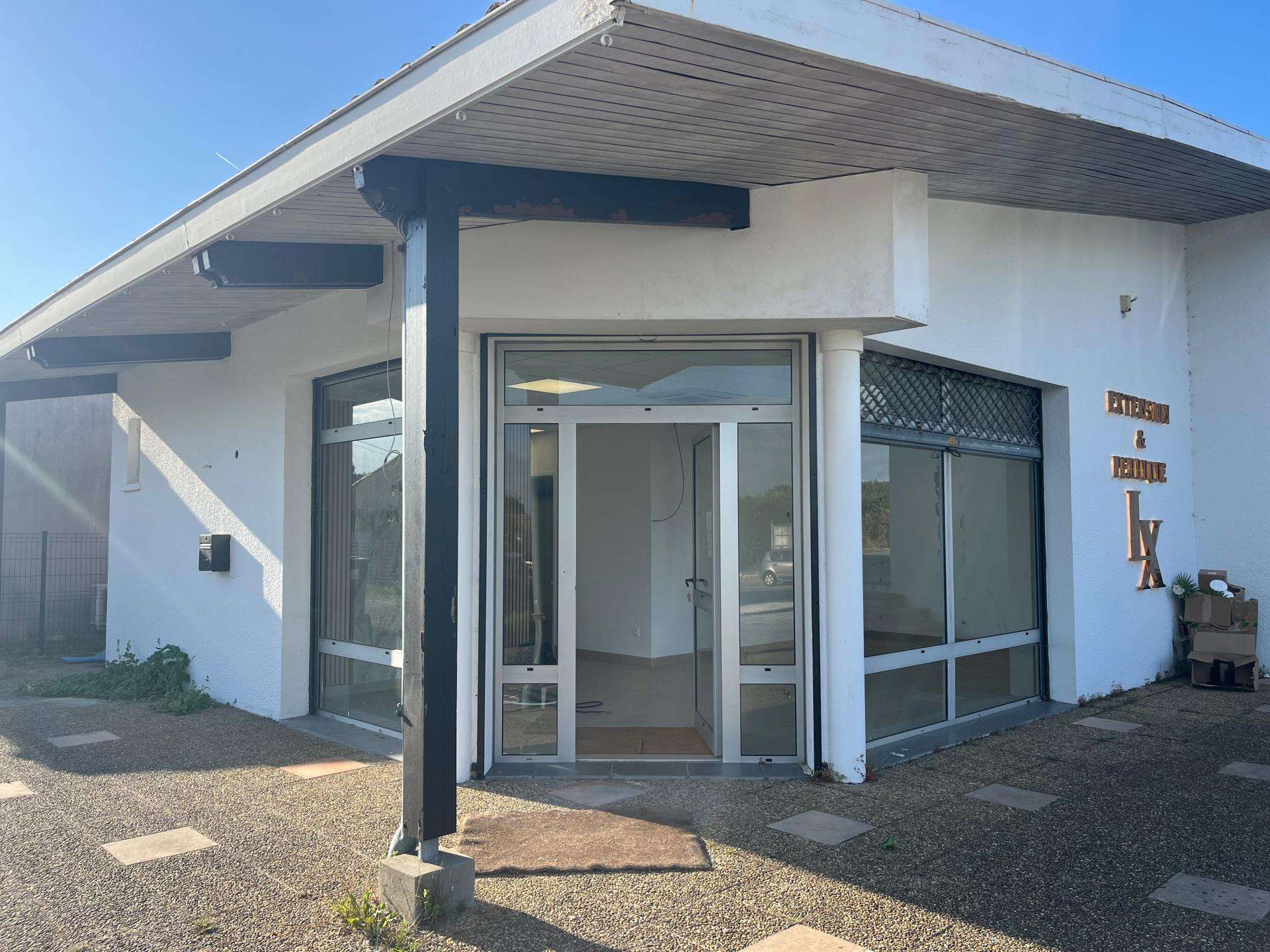 Vente local commercial de 62m² à Montussan