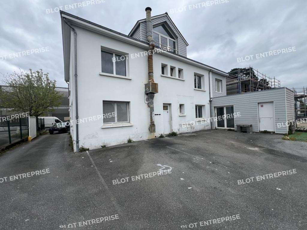 A vendre locaux commerciaux 450m² à Saint Herblain