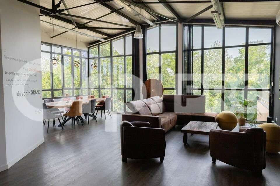 A louer bureaux haut de gamme 213m² PMR Verrières