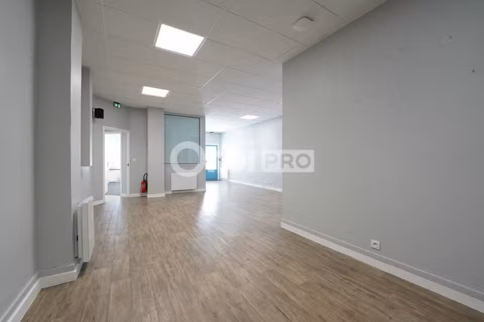 Bureaux à vendre 300m² RDC ERP/PMR Lyon 7e