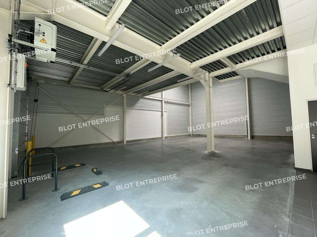 A louer cellule pro 334m² à Carquefou