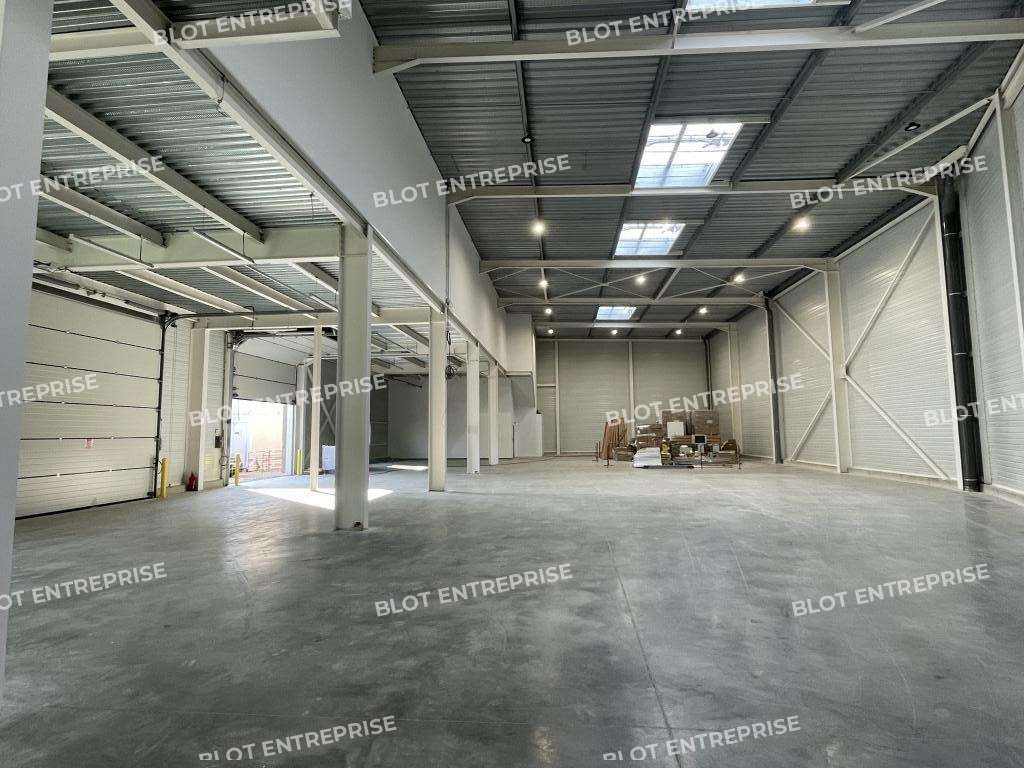A louer cellule professionnelle 425m² à Carquefou