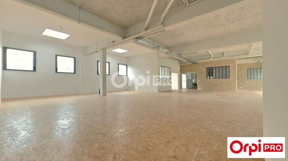 A louer local commercial 400m² à Lille 59800