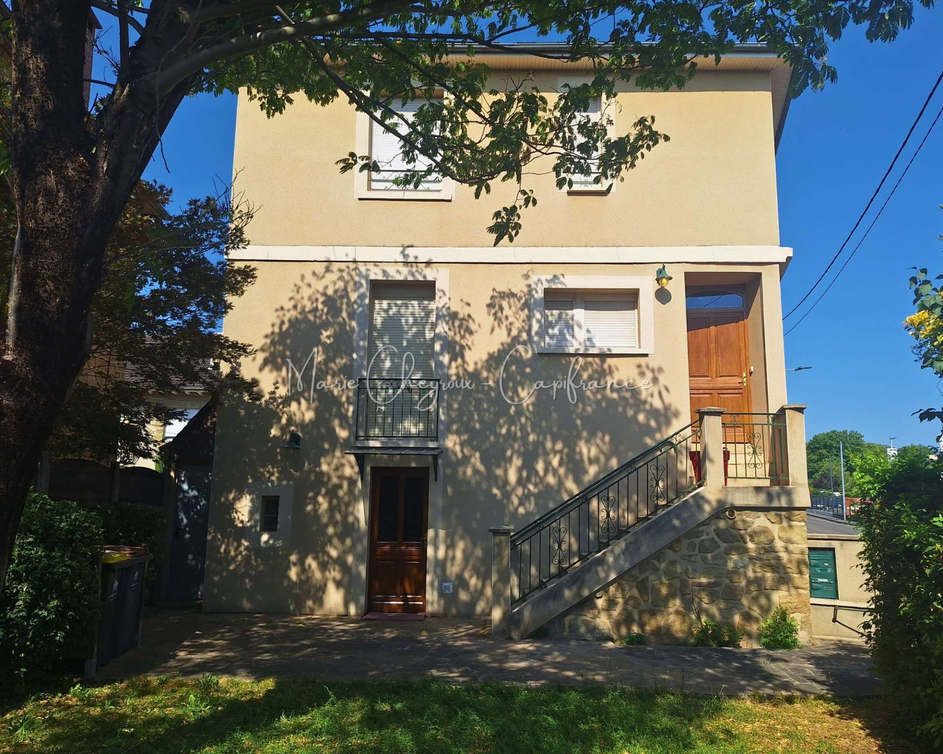 Immeuble de caractère en angle de rue à Brive
