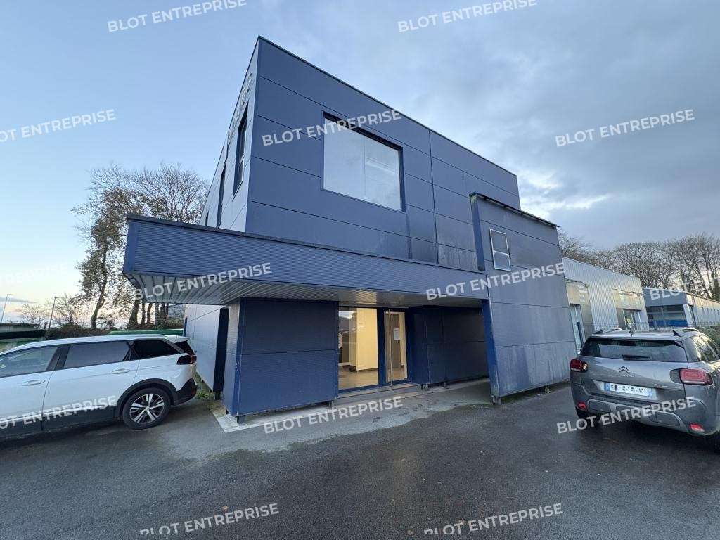 A louer locaux d'activités 340m² zone Kergaradec