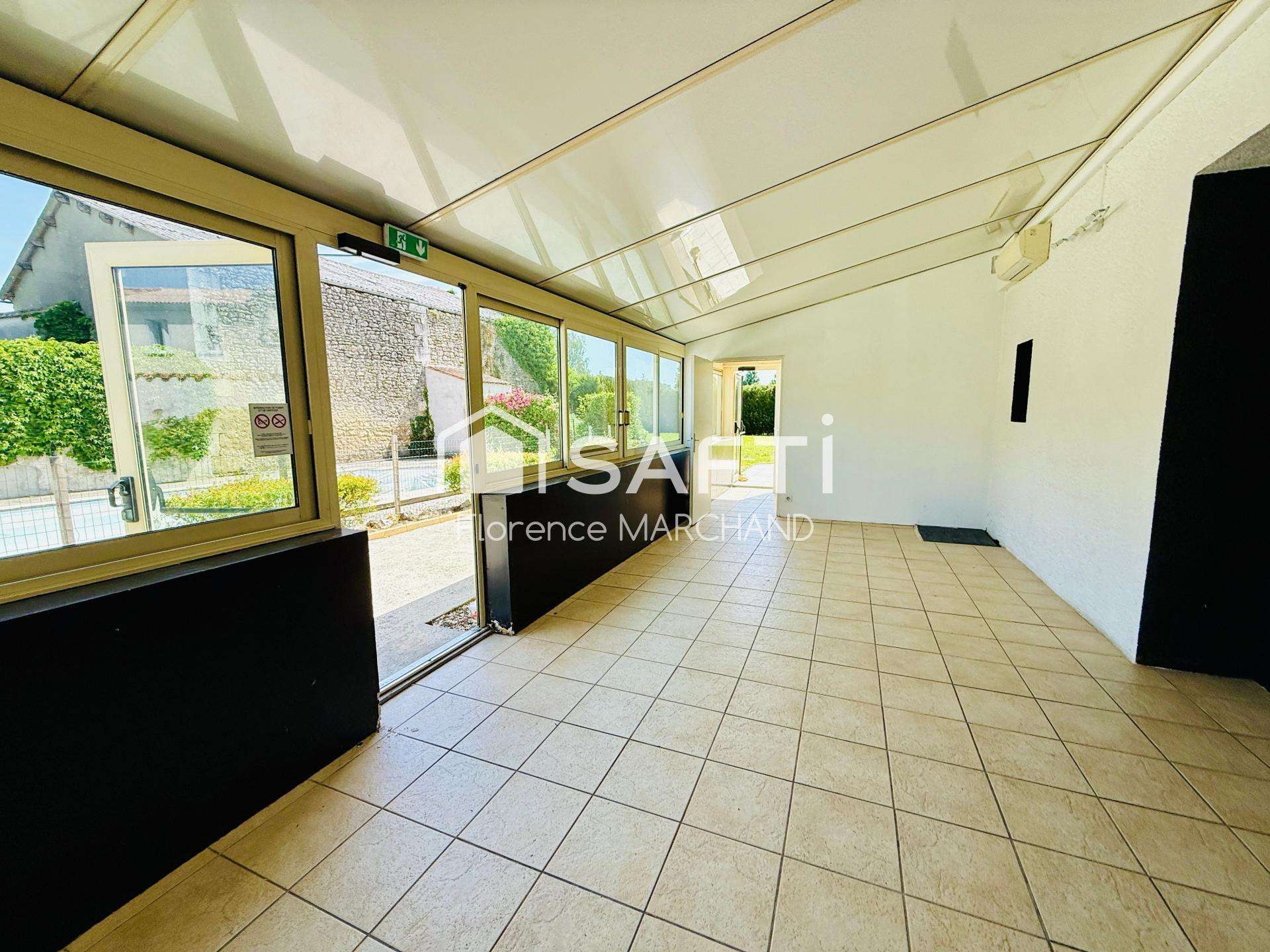 Vente immeuble 215m² restaurant piscine dept 17