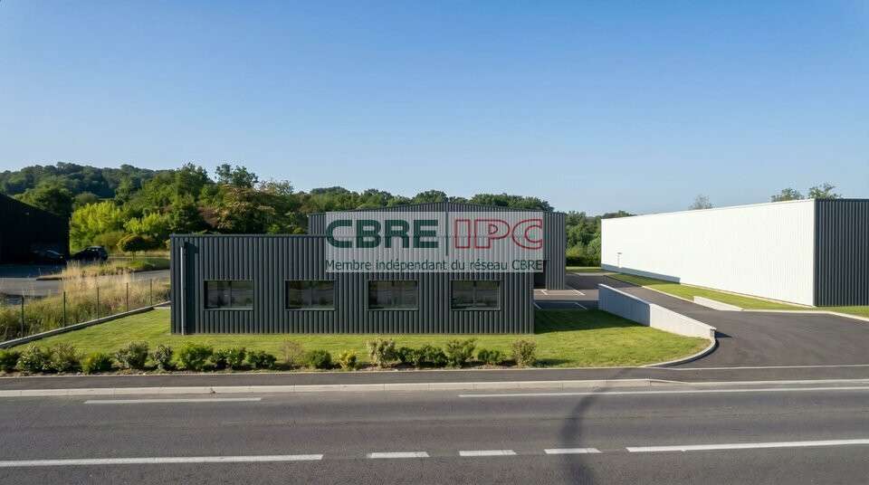 Location local commercial neuf de 150m² à Orthez