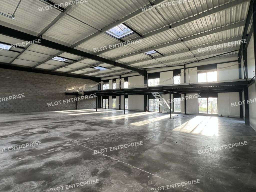 AV cellule d'activités 610m² Montauban-de-Bretagne