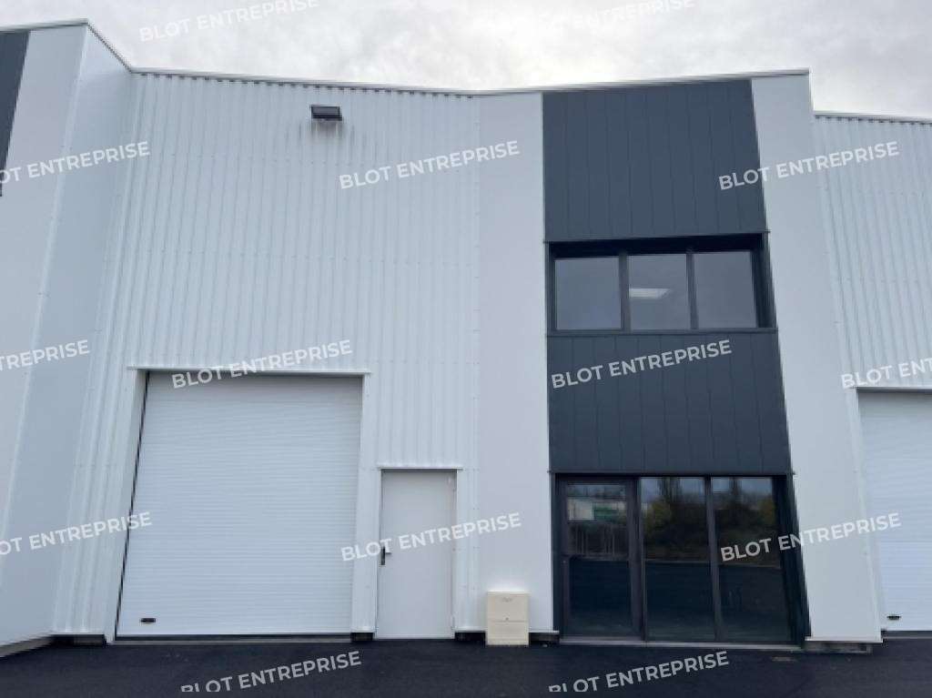 A vendre local d'activités de 195m² à Pleumeleuc