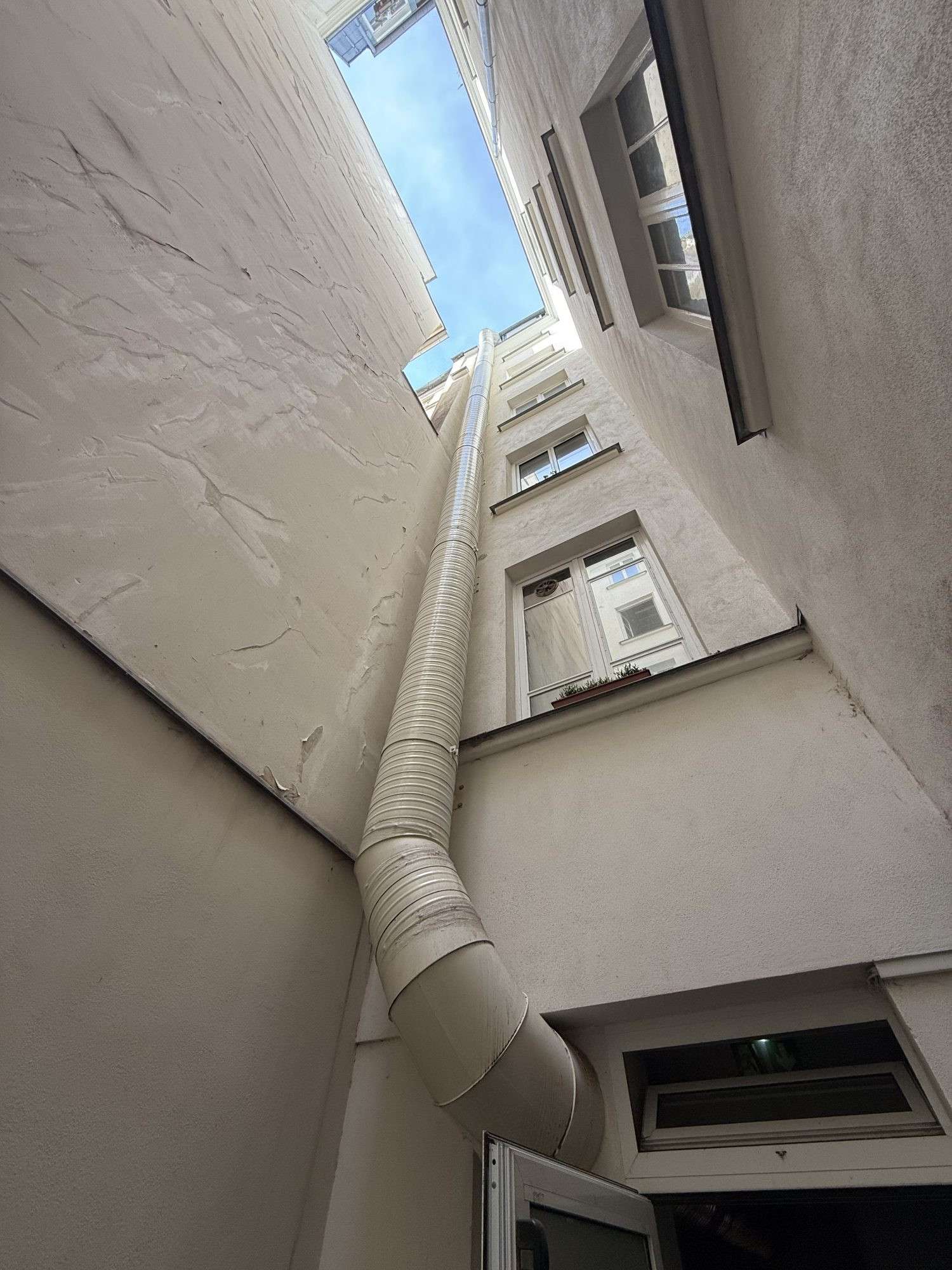 AV restaurant extraction bon CA Paris Montorgueil