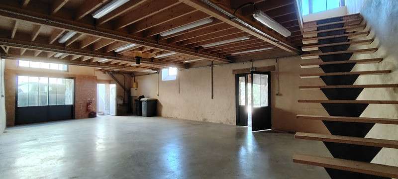 Atelier rénové 150m² à vendre à Airvault centre