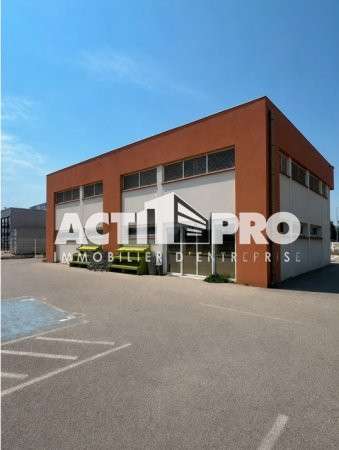 À louer bureaux 110m² R+1 zone St Eugénie au Soler