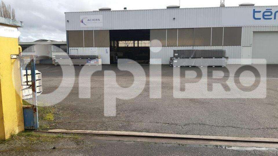 A louer locaux industriels 600m² en ZI à Montluçon