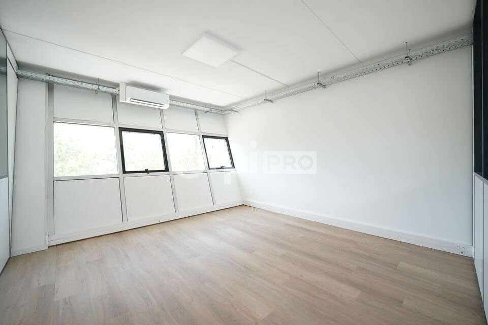 Bureaux de 175m² à louer en R+5 à Lyon 69007