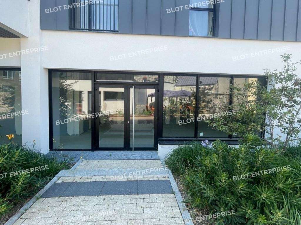 Cellule commerciale 162m² ERP 5 à louer à Plérin