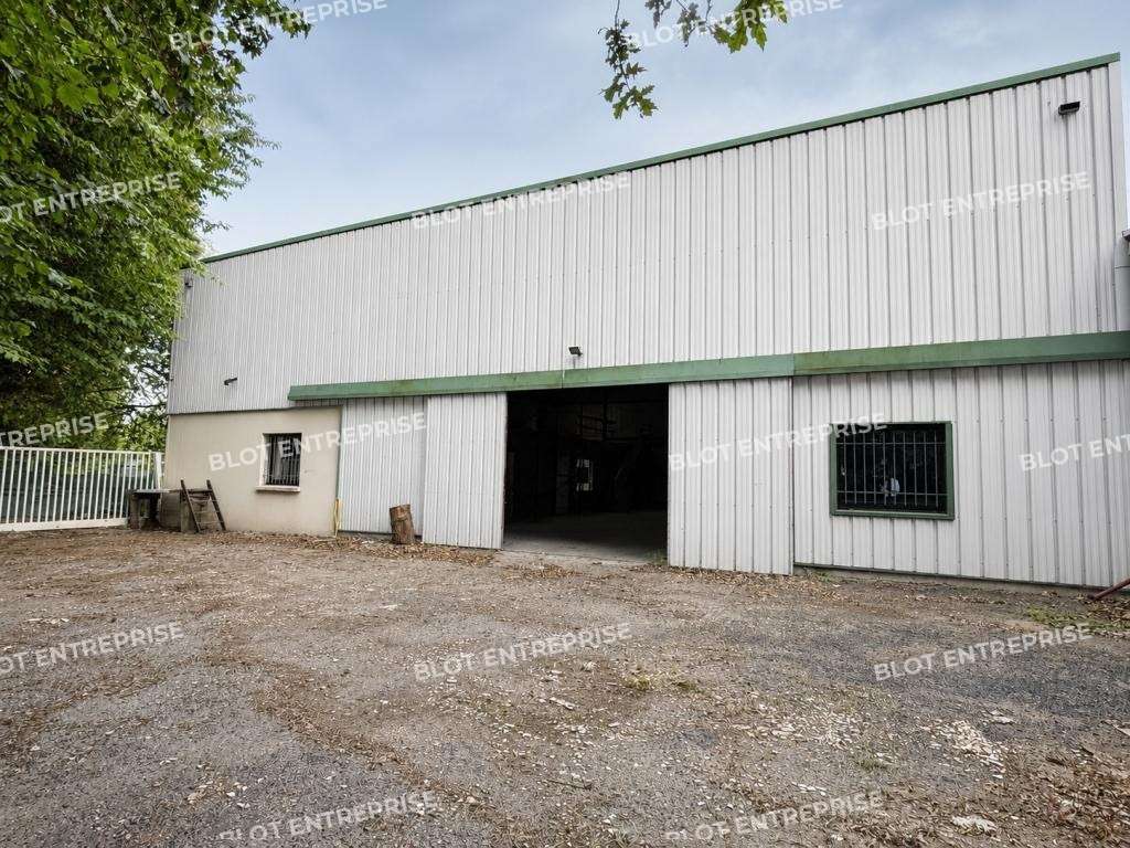 Locaux d'activités 480m² sur 1475m² à Sautron