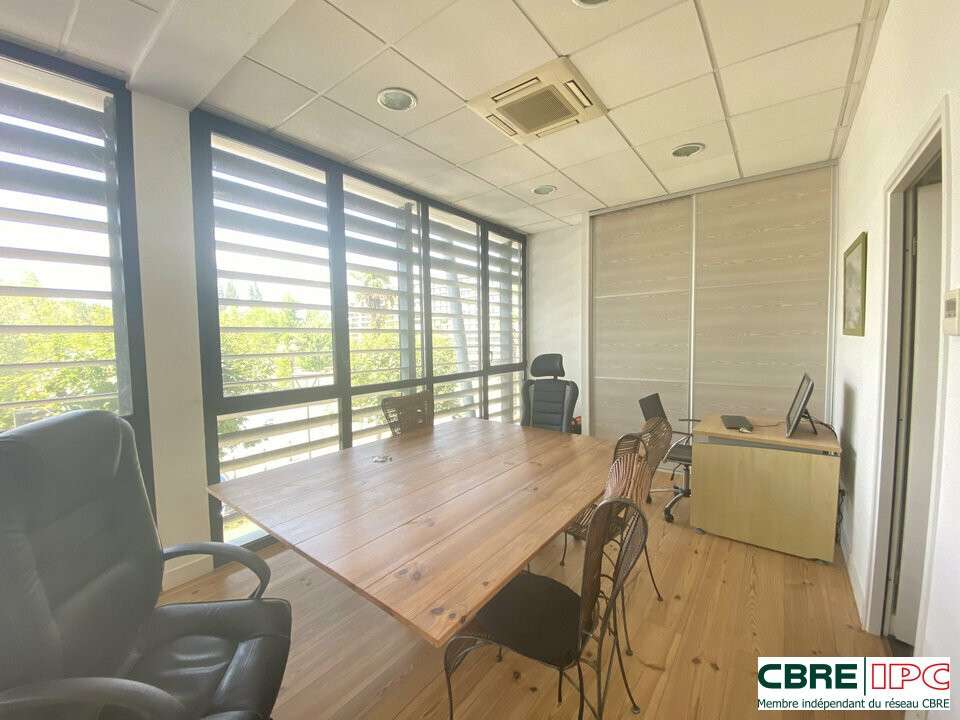 Location bureaux 175 m² R+1 à Bayonne Aritxague