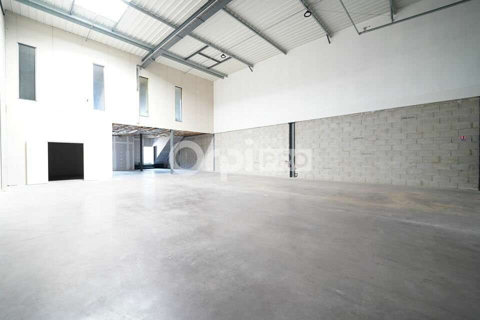 Local d'activité à louer de 470m² à Mornant