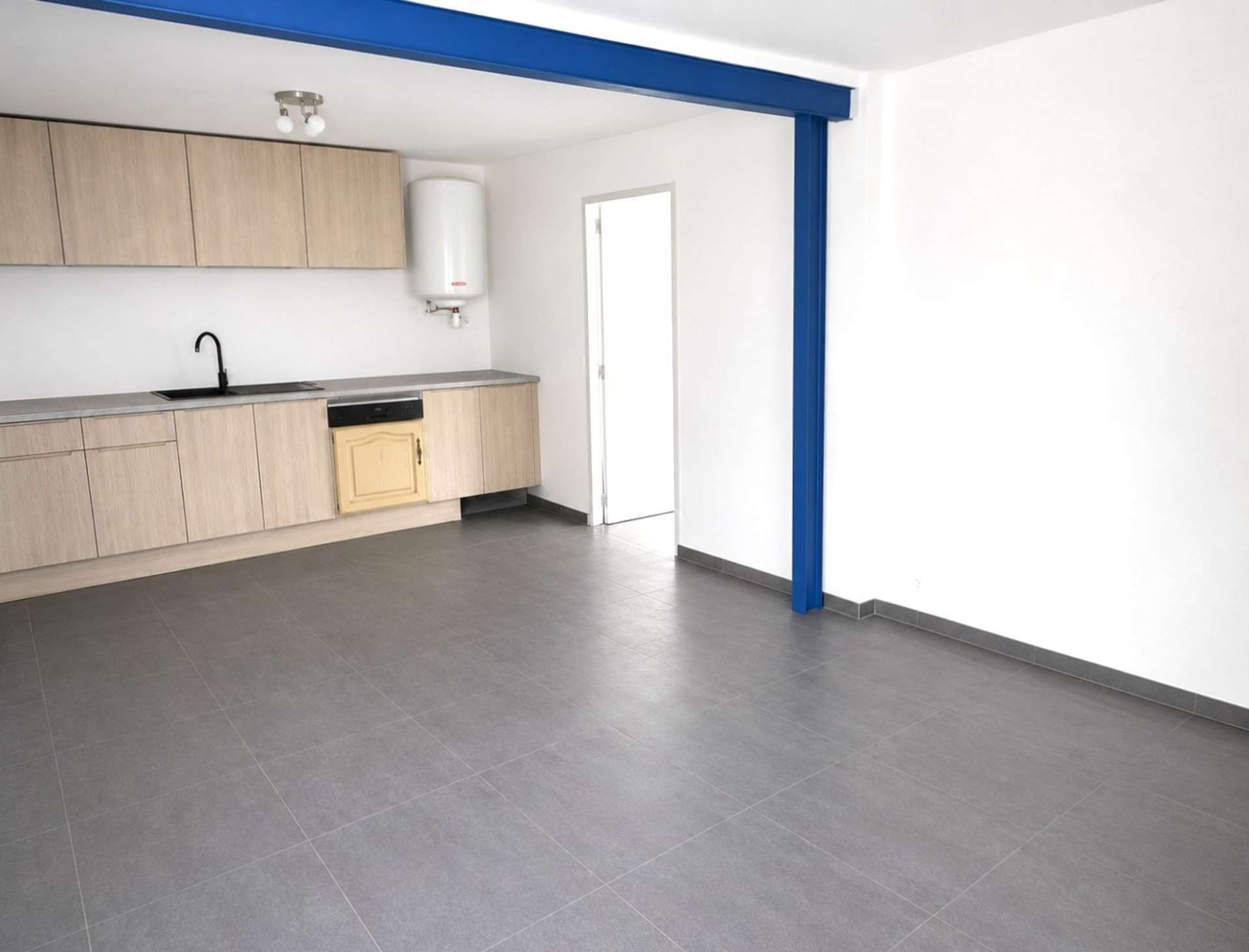 A louer bureaux 150m² terrain de 2 000m² à Nice