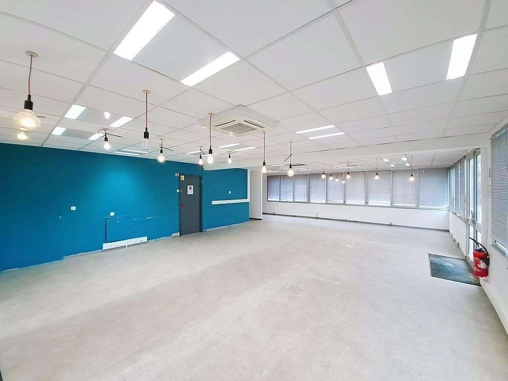 Vente bureaux 393m² prêts à l'emploi en za Massy