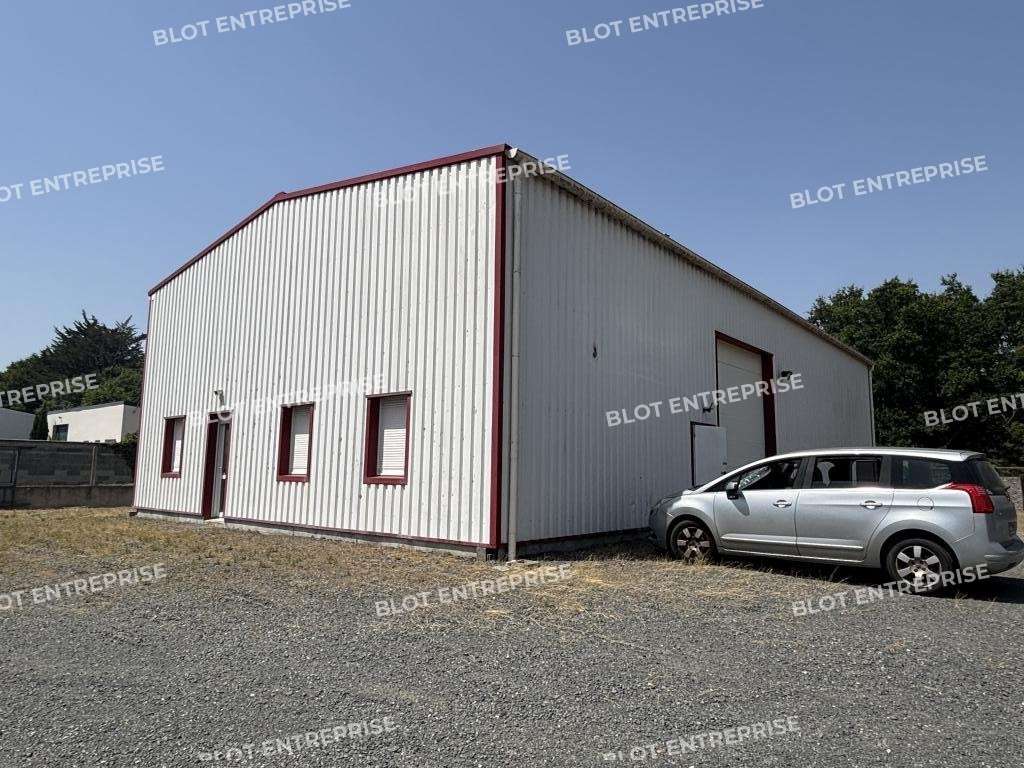 A louer locaux d'activités 240m² à Château-Thébaud