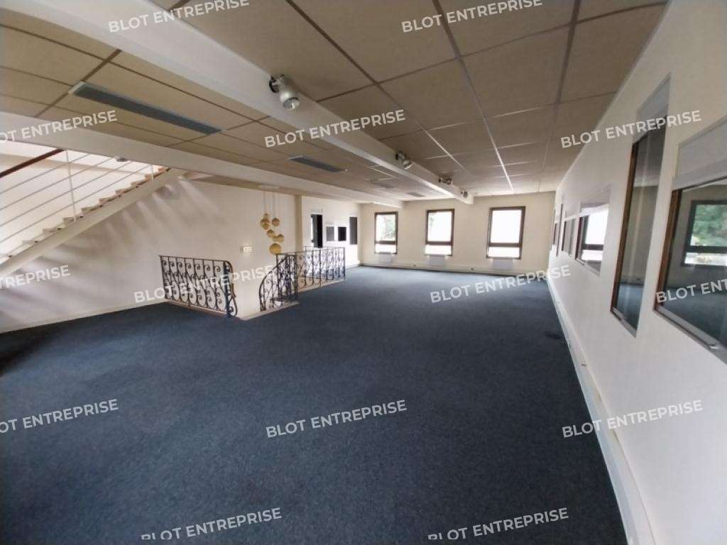 A vendre à louer locaux 200m² à Pontivy centre